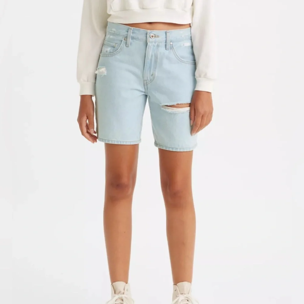 Levi’s Women’s Silver Tab Baggy Denim Shorts | Plot Twist (Light Blue) | Size 29